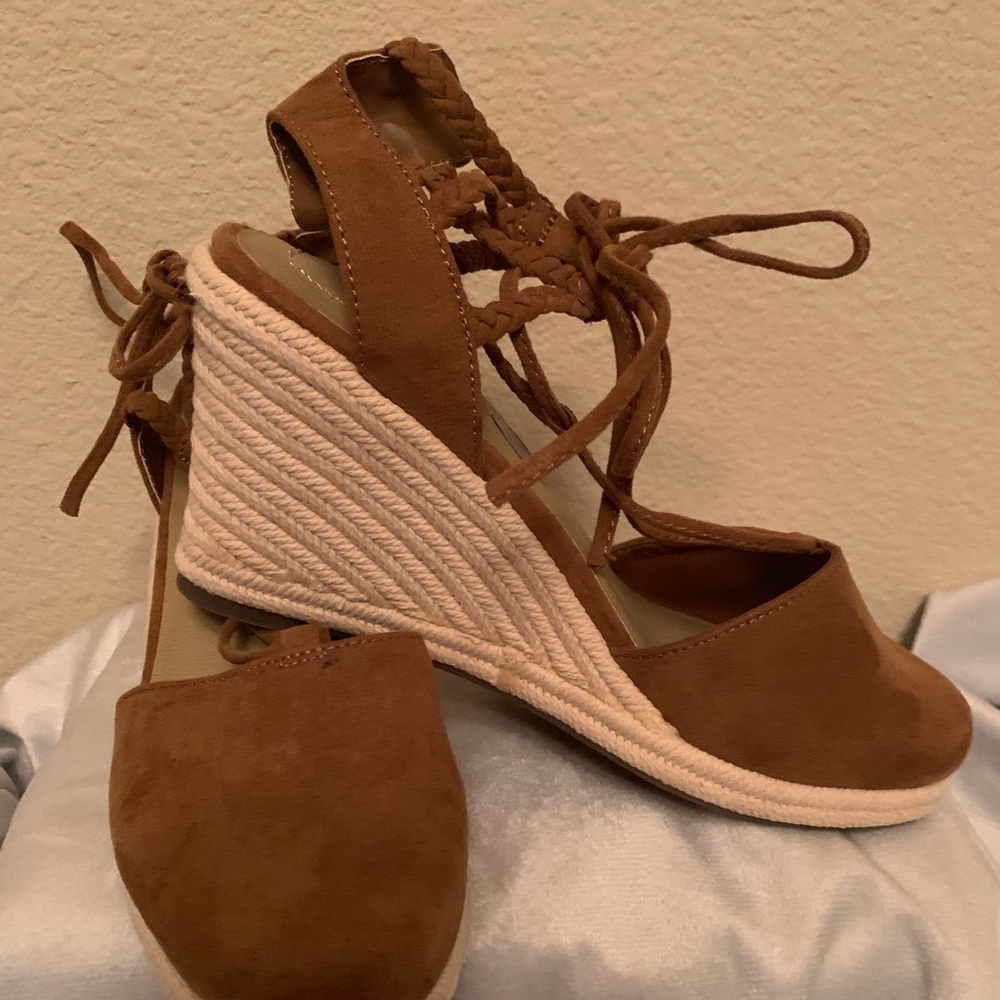 Me Too Brown Suede Espadrilles with cork heel